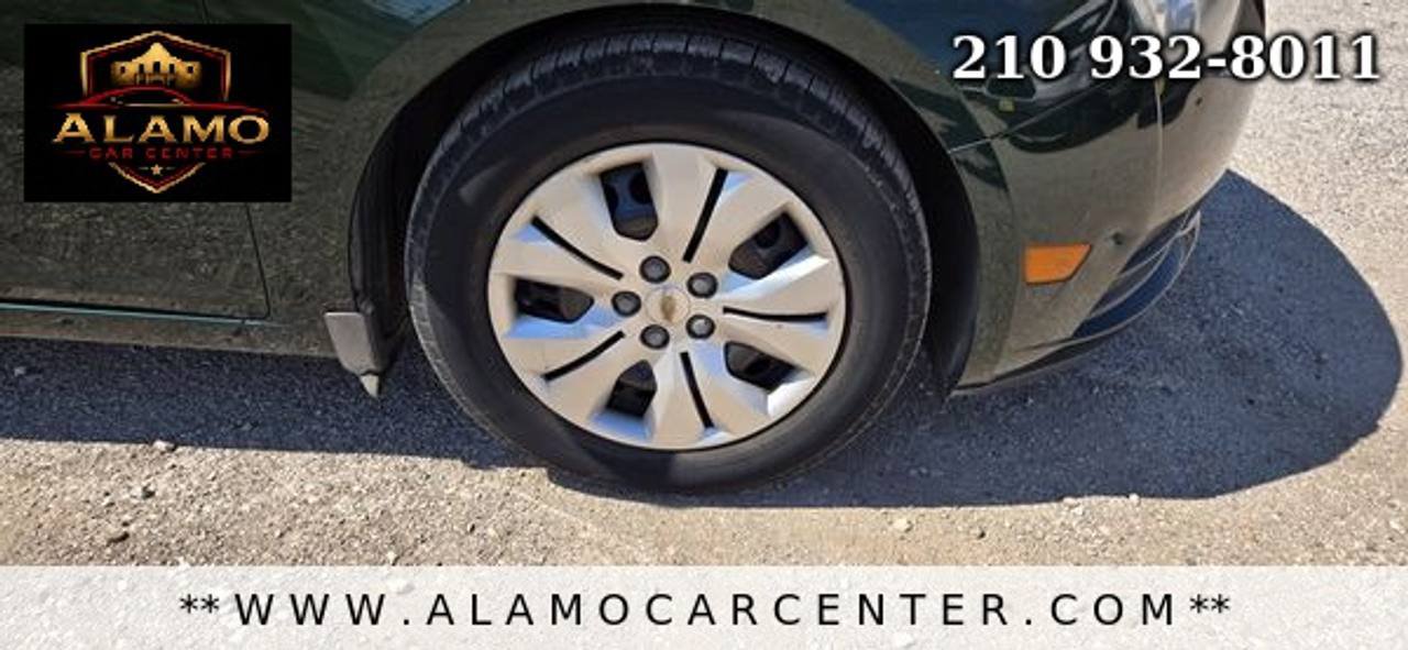 Used 2014 Chevrolet Cruze LS FWD image 12