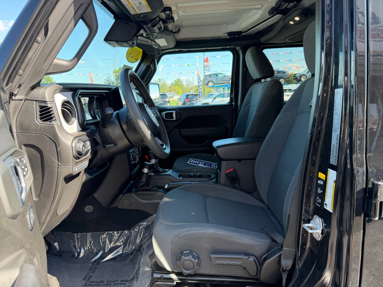 Used 2024 Jeep Wrangler Unlimited image 14