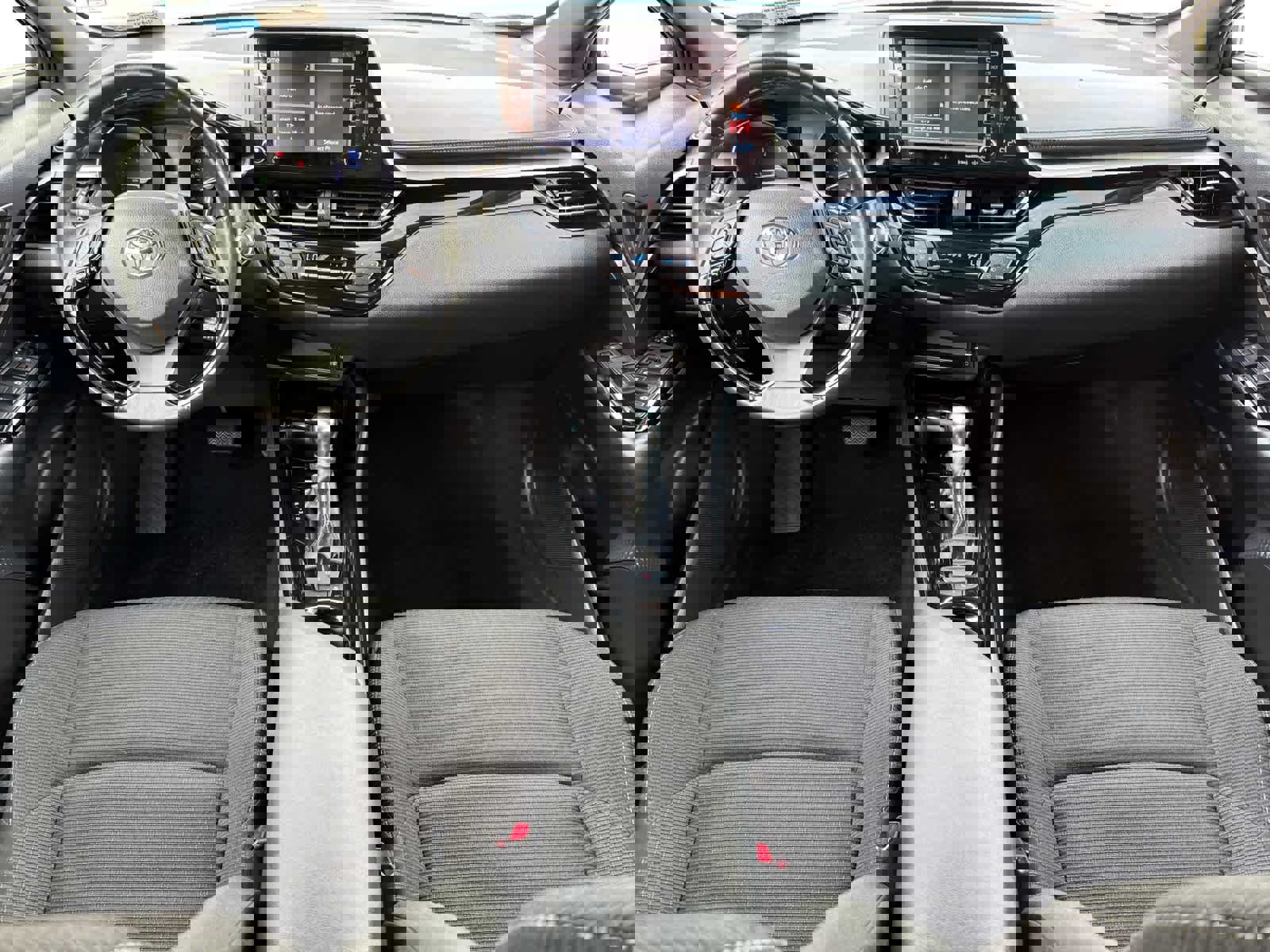 Used 2019 Toyota C-HR XLE image 12