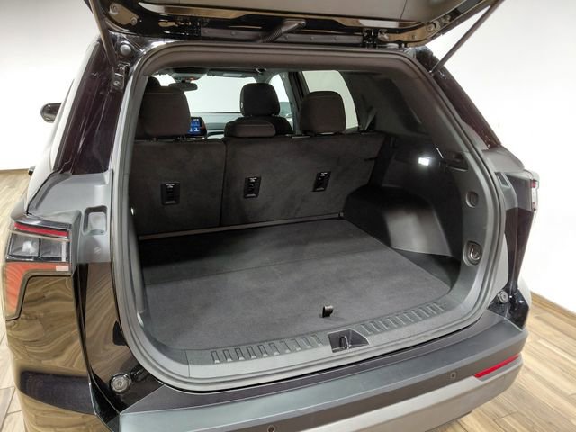 Used 2026 Chevrolet Equinox LT AWD/4WD image 35