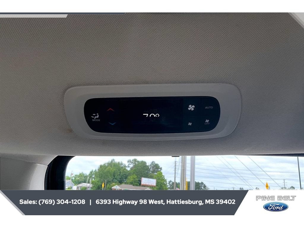 Used 2023 Chrysler Pacifica Touring-L FWD image 25