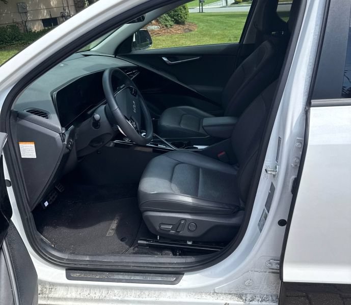 Certified 2023 Kia Niro Wave FWD image 7