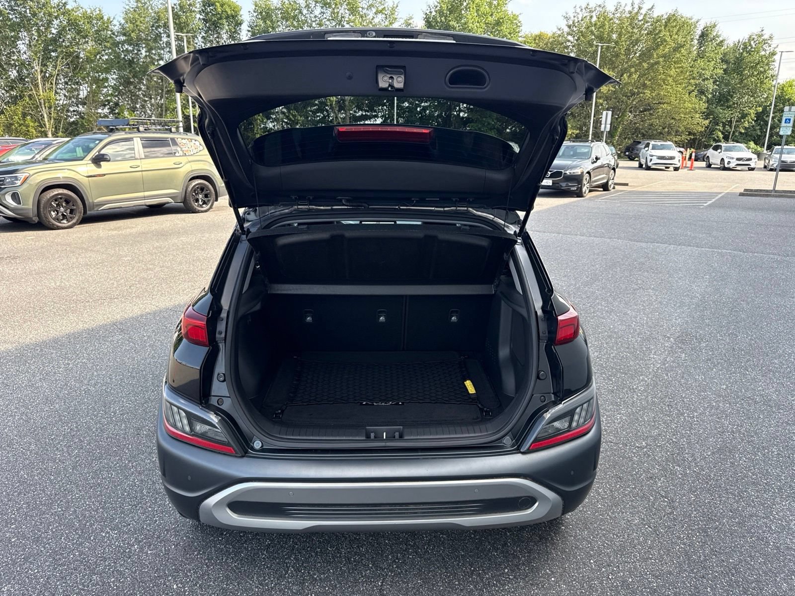 Certified 2023 Hyundai Kona Limited w/ Cargo Package FWD image 11