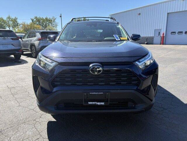 Used 2025 Toyota RAV4 XLE w/ Convenience Package AWD/4WD image 4