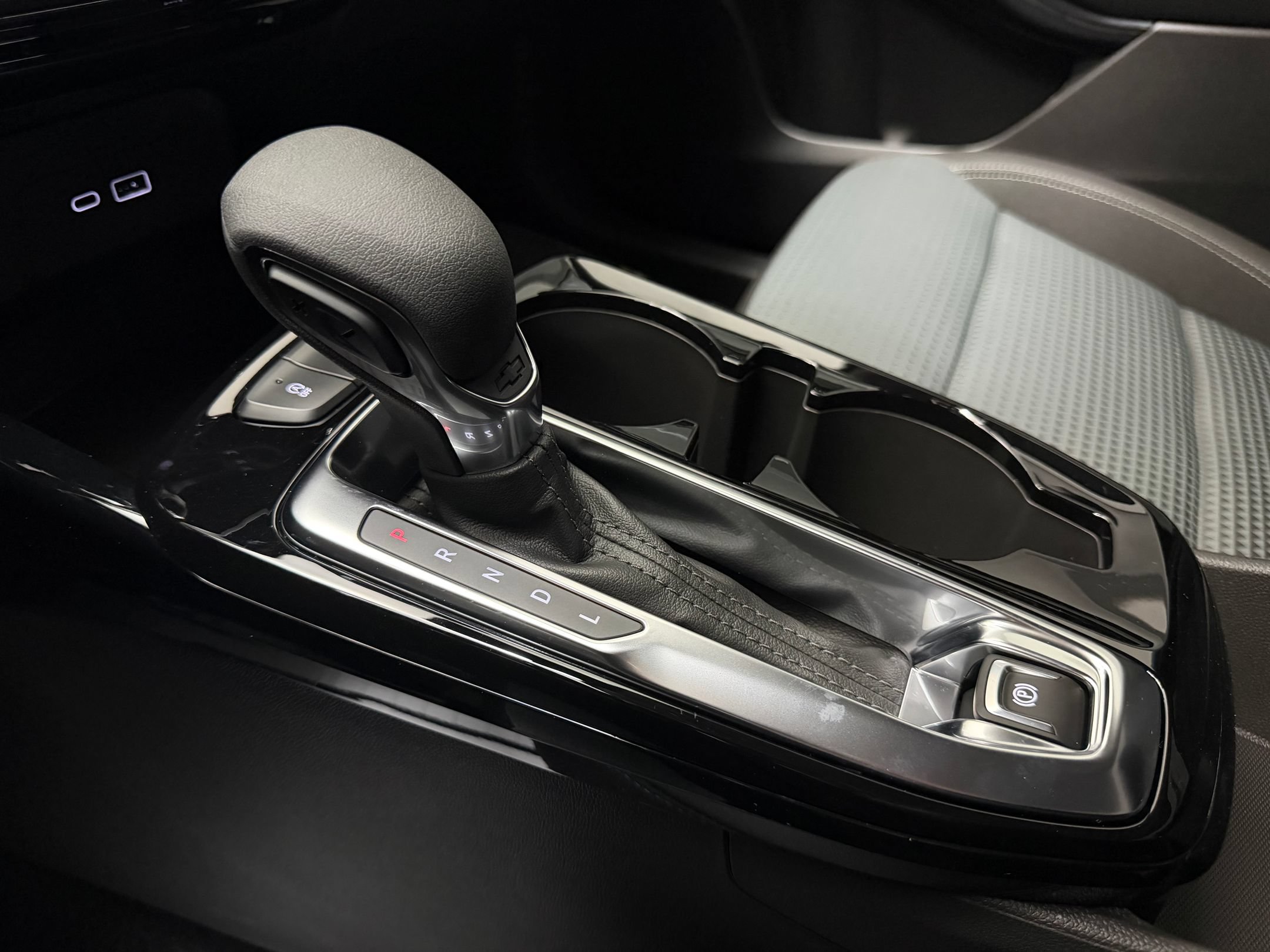 New 2026 Chevrolet Trax LT w/ Midnight Edition FWD image 17