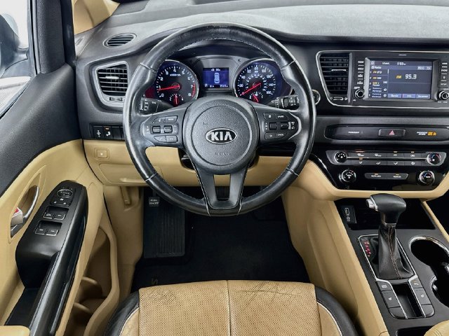 Used 2020 Kia Sedona EX FWD image 14