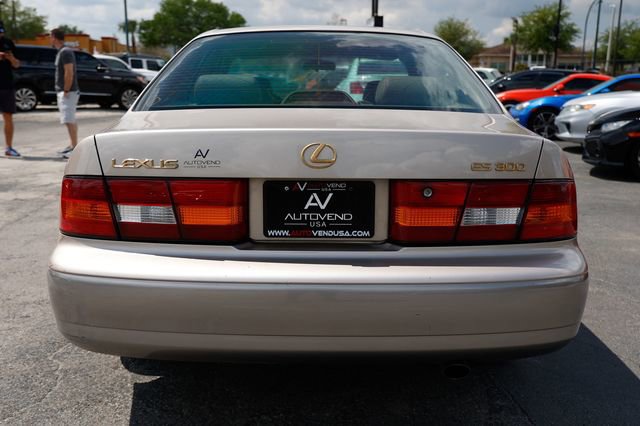 Used 1997 Lexus ES 330 image 10