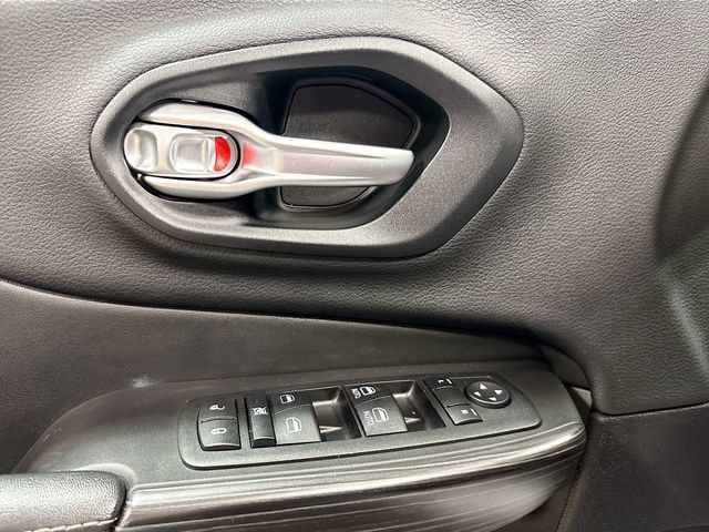 Used 2014 Jeep Cherokee Limited FWD image 17