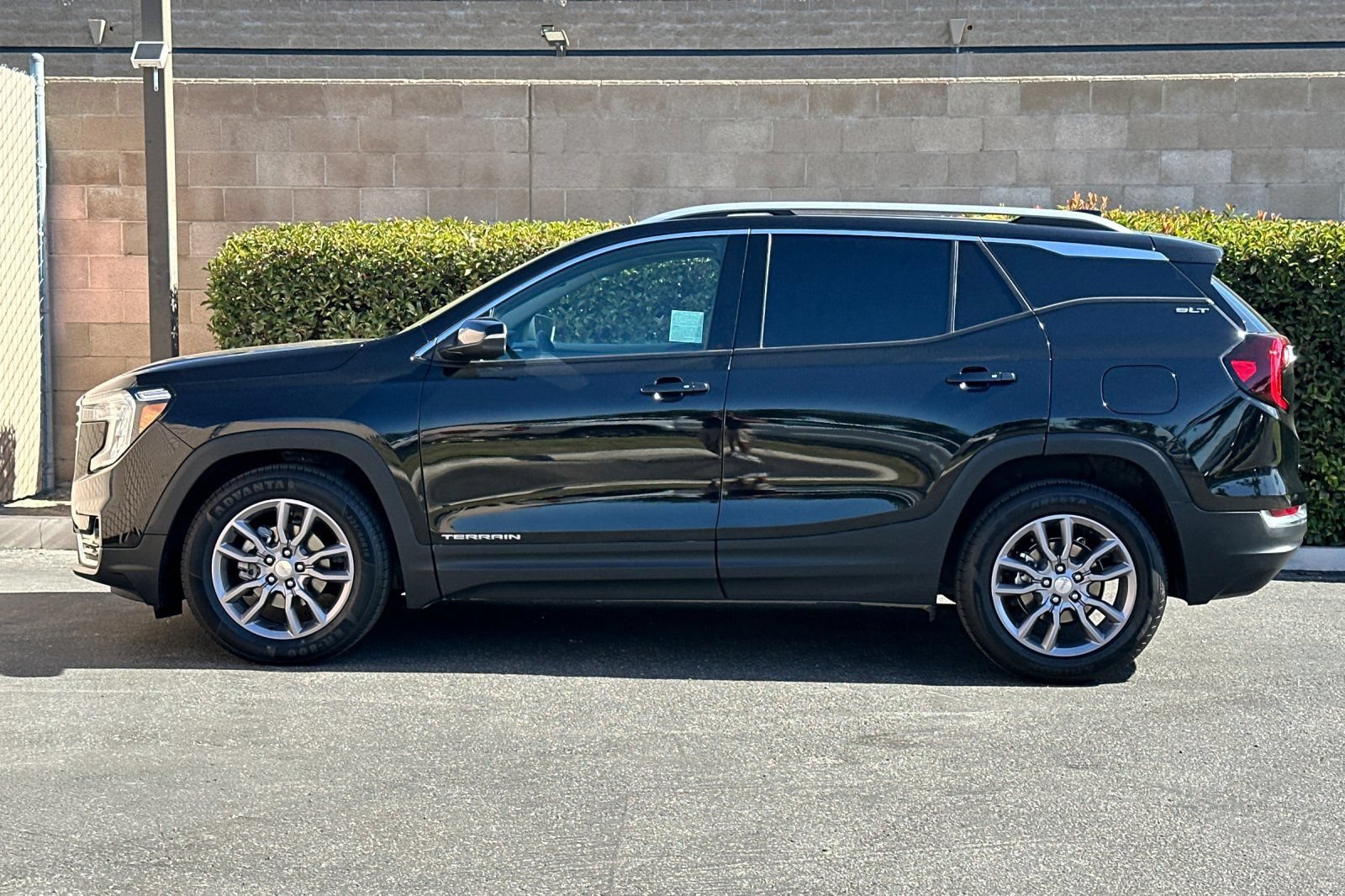 Certified 2023 GMC Terrain SLT w/ LPO, Cargo Package FWD image 7