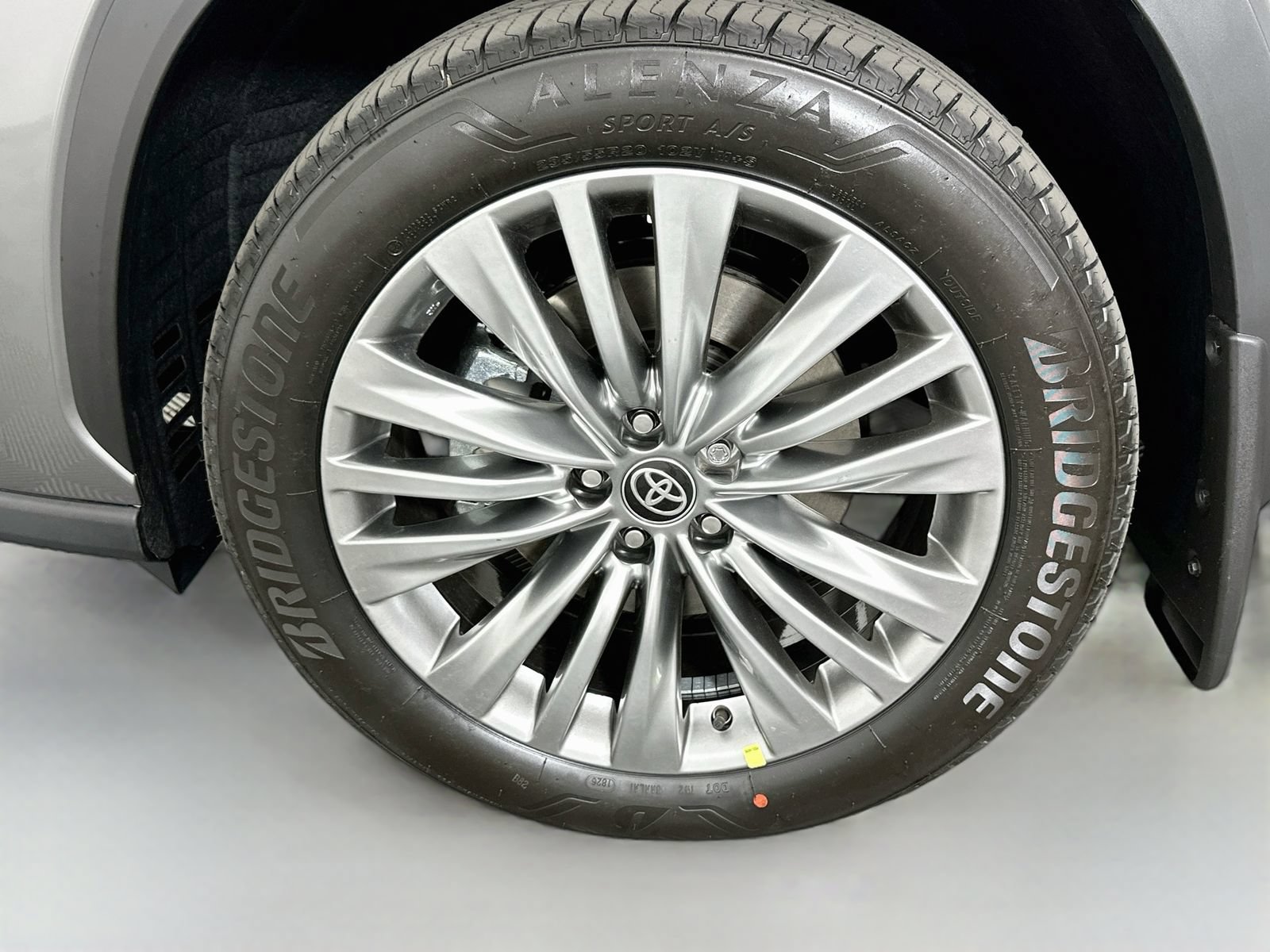 New 2026 Toyota Highlander Platinum AWD/4WD image 34