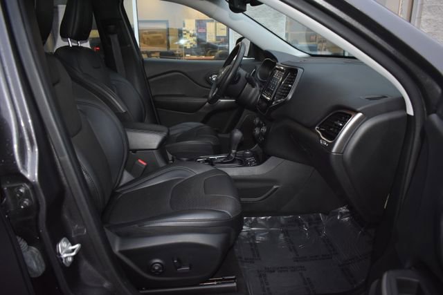 Used 2019 Jeep Cherokee Limited w/ Luxury Group image 47
