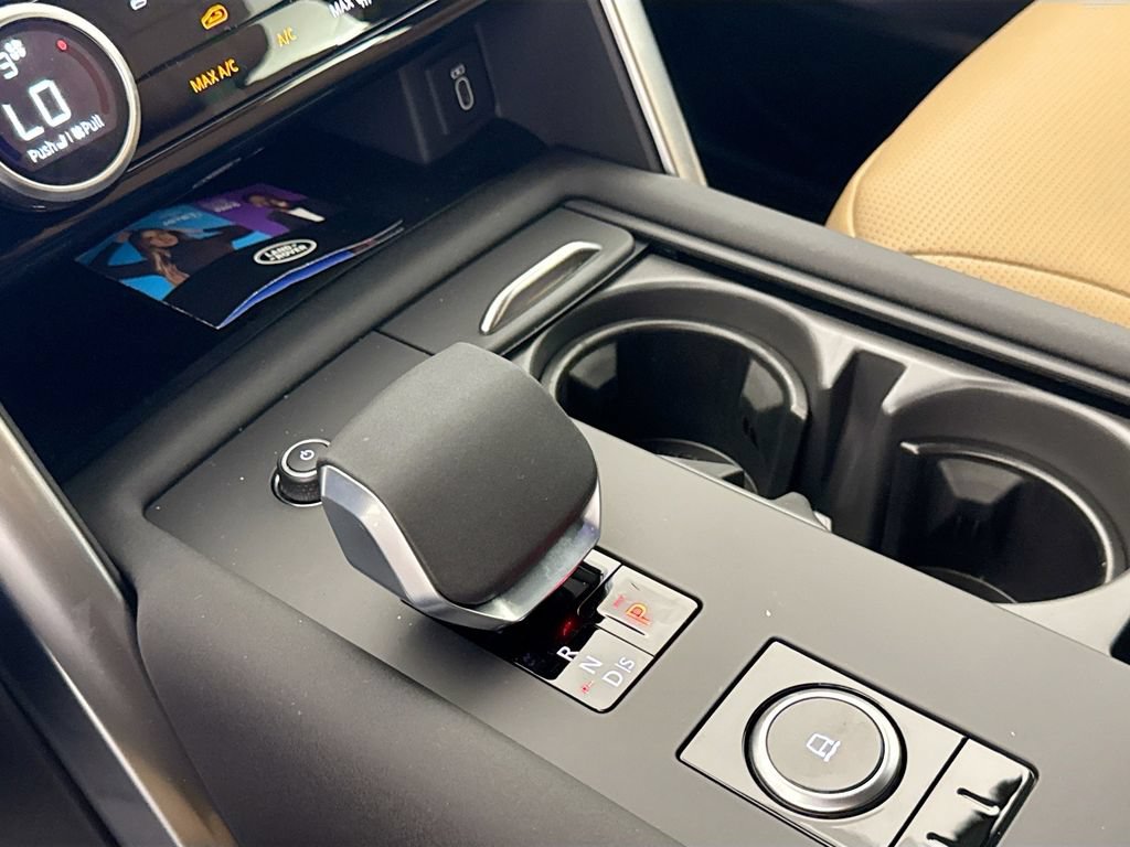 New 2026 Land Rover Discovery Dynamic SE AWD/4WD image 17