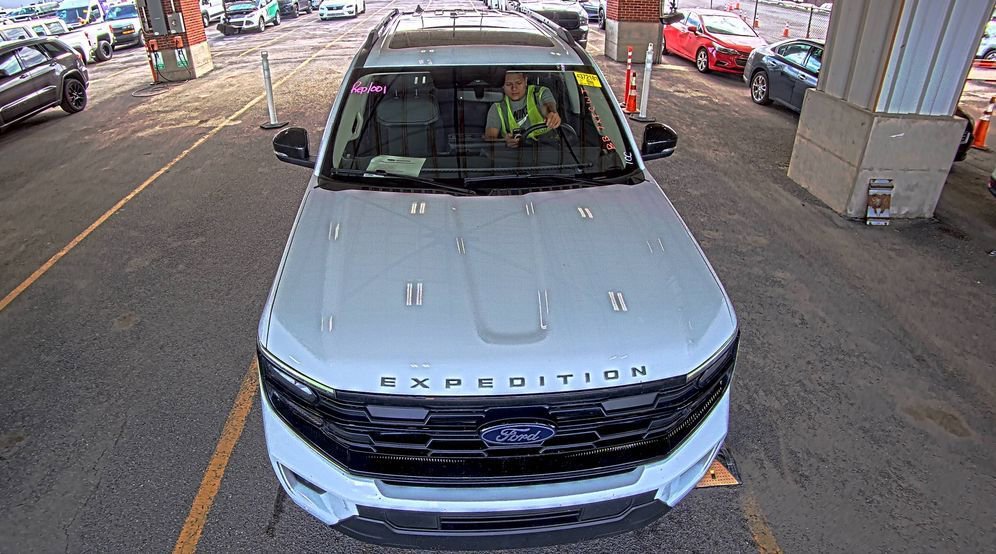 Used 2025 Ford Expedition Active image 2
