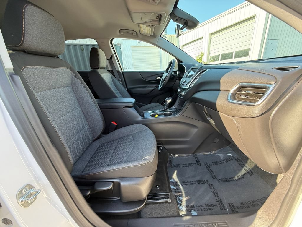 Used 2024 Chevrolet Equinox LT w/ LPO, Cargo Package FWD image 23