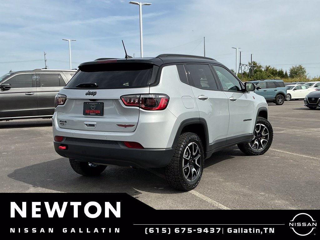 Used 2025 Jeep Compass Trailhawk AWD/4WD image 25