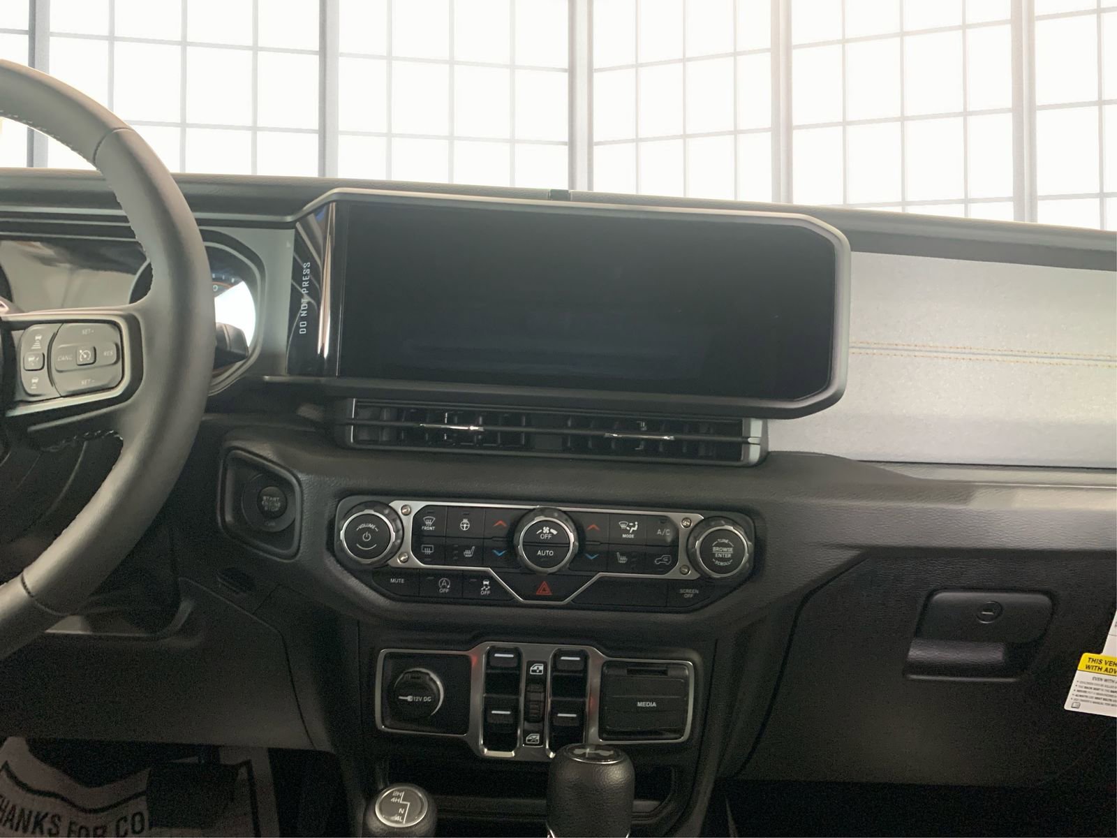 Used 2025 Jeep Wrangler Sport S image 13