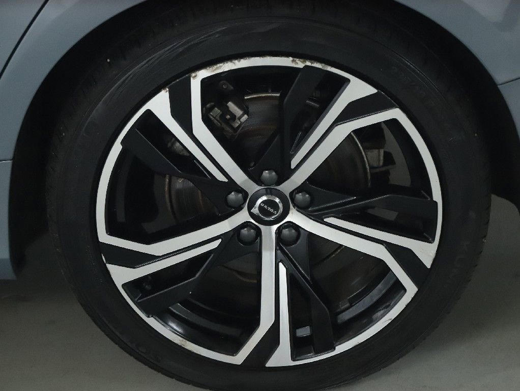 Used 2024 Volvo S60 B5 Plus FWD image 39
