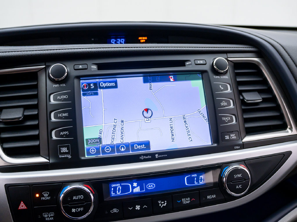 Used 2014 Toyota Highlander Limited AWD/4WD image 27