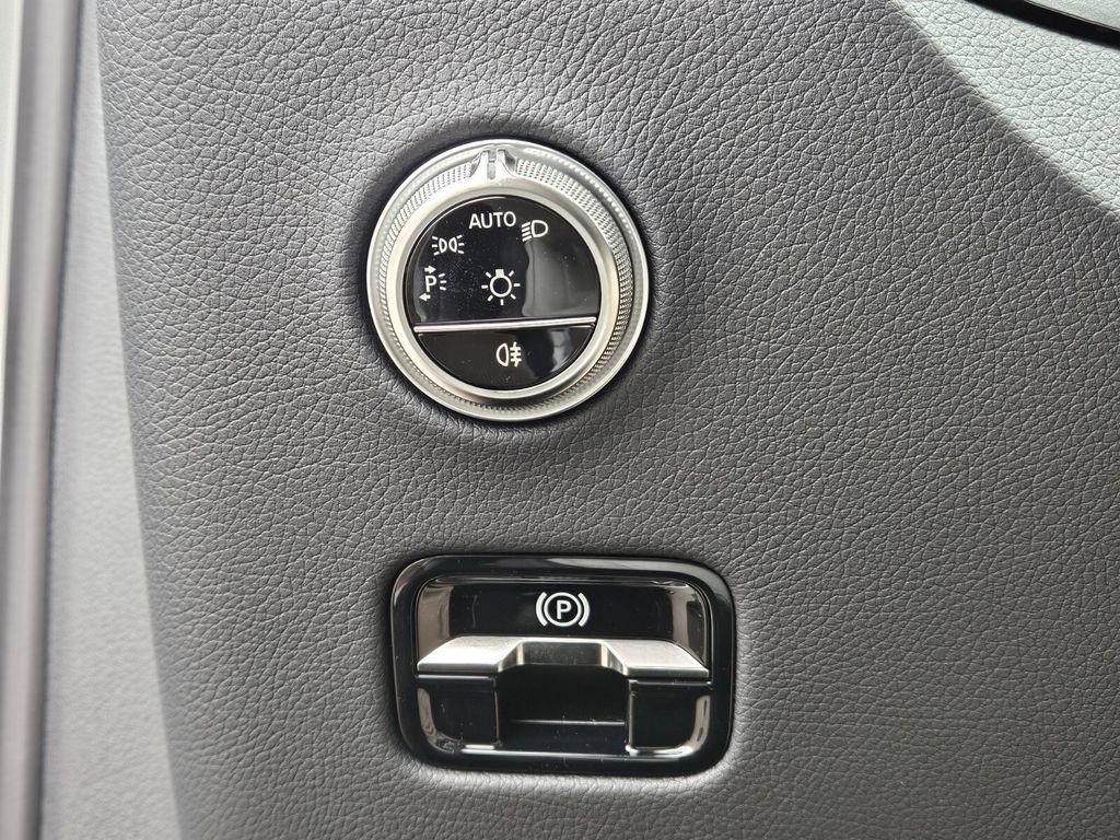 New 2026 Mercedes-Benz GLC 300 4MATIC image 21