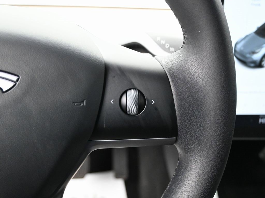Used 2021 Tesla Model Y Long Range image 19
