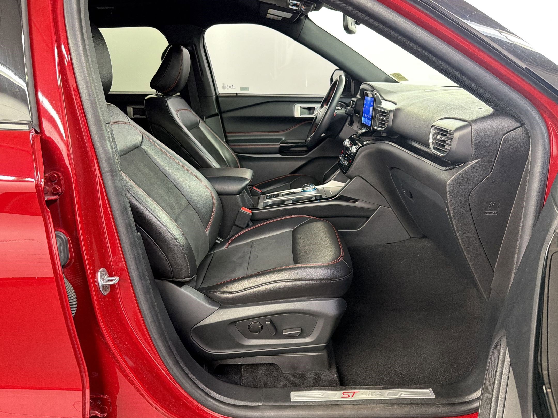 Used 2022 Ford Explorer ST-Line w/ Class IV Trailer Tow Package image 38