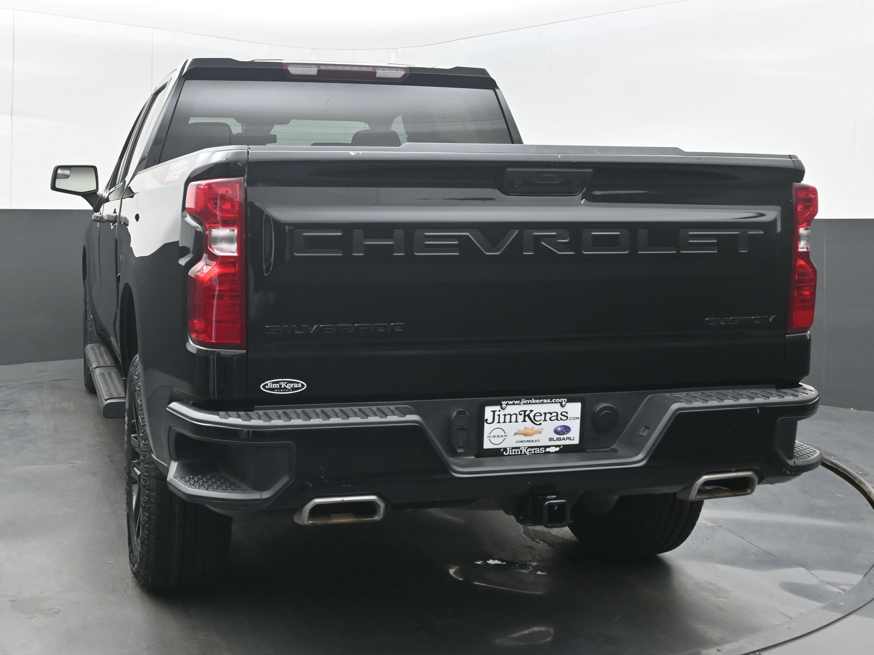 Used 2023 Chevrolet Silverado 1500 Custom Trail Boss w/ LPO, Dark Essentials Package AWD/4WD image 8