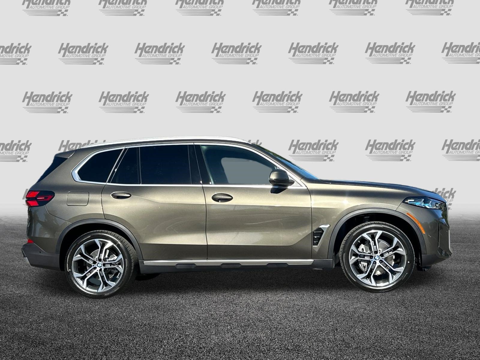 New 2026 BMW X5 xDrive40i AWD/4WD image 3