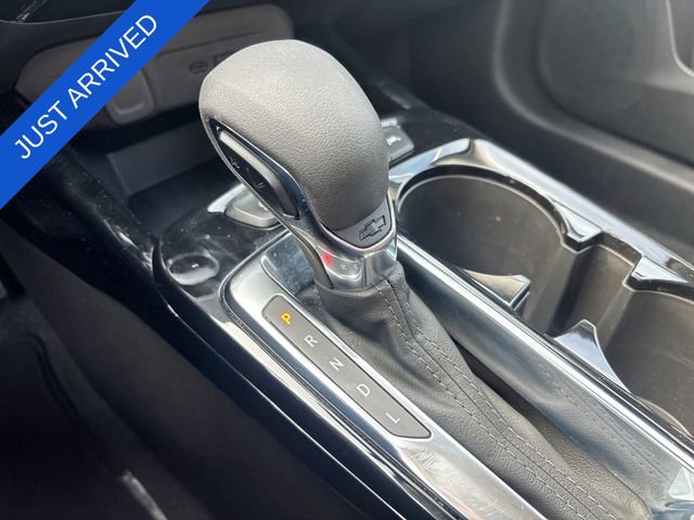 Used 2025 Chevrolet Trax LT w/ LT Convenience Package FWD image 19