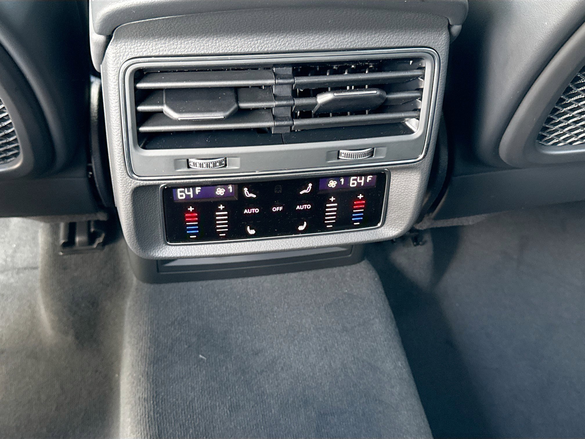 New 2026 Audi SQ7 Premium Plus image 19