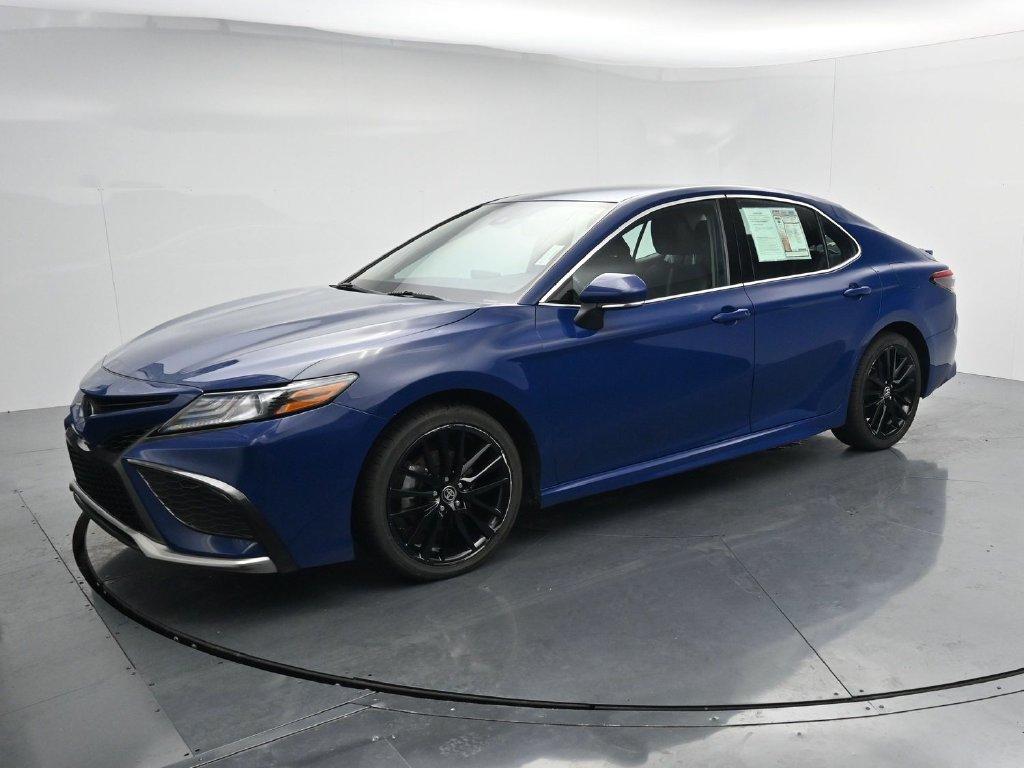 Used 2024 Toyota Camry XSE FWD image 4