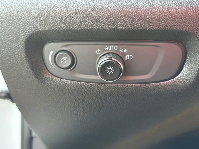 Used 2021 Chevrolet Traverse LS FWD image 35