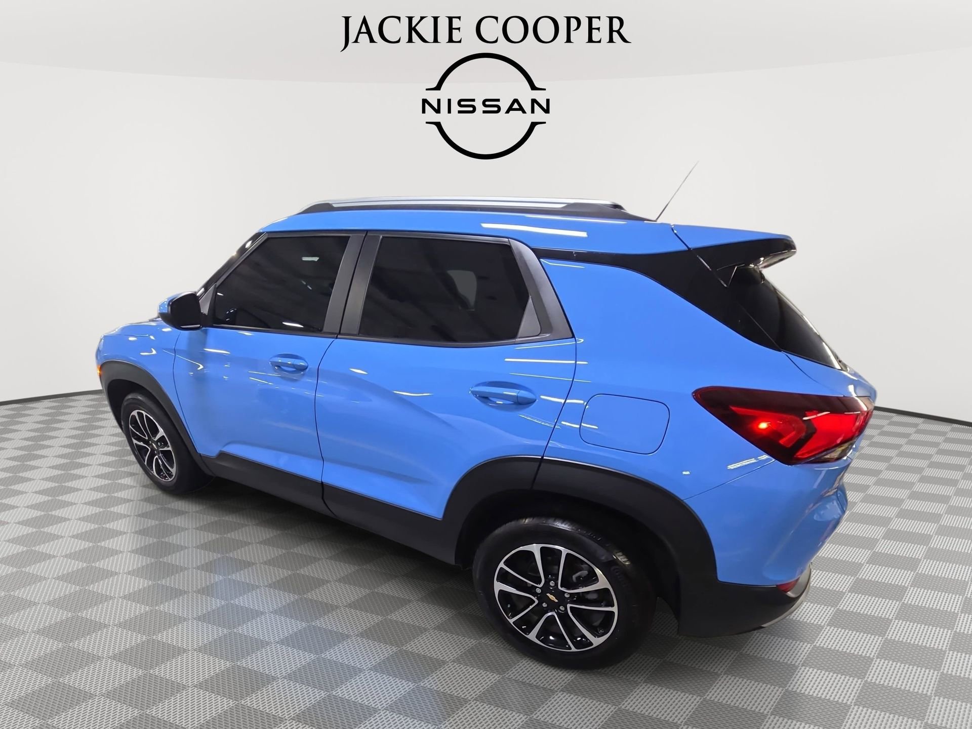 Used 2024 Chevrolet TrailBlazer LT w/ LT Cold Weather Package FWD image 8