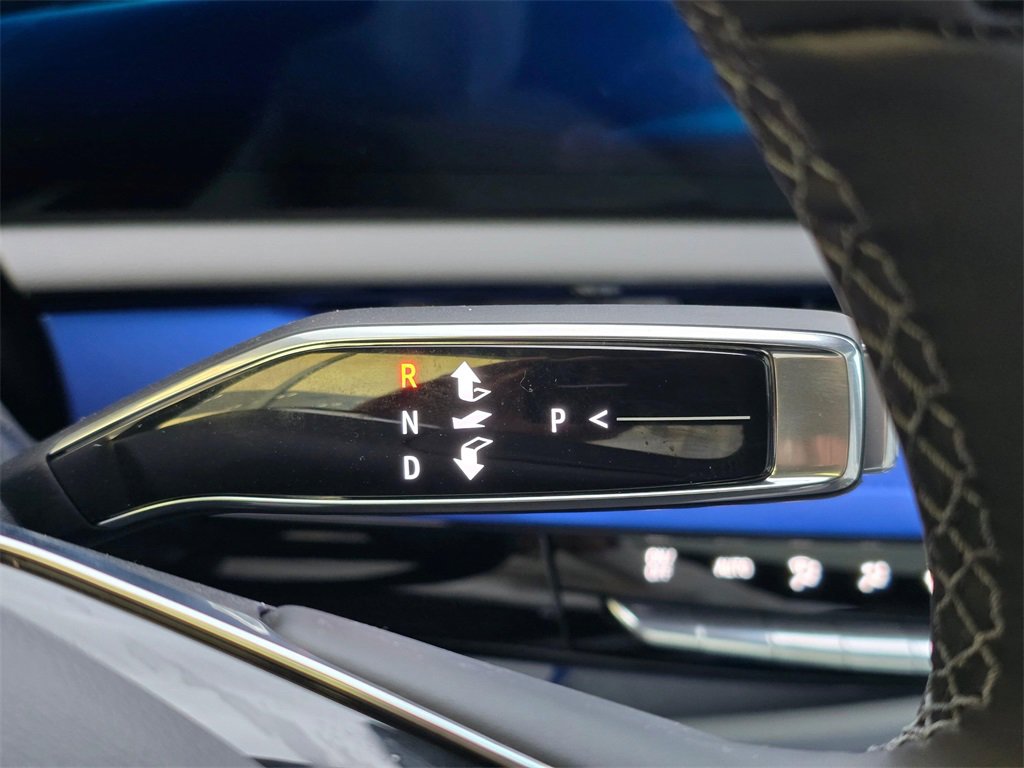 New 2026 Cadillac Optiq Luxury 1 image 32