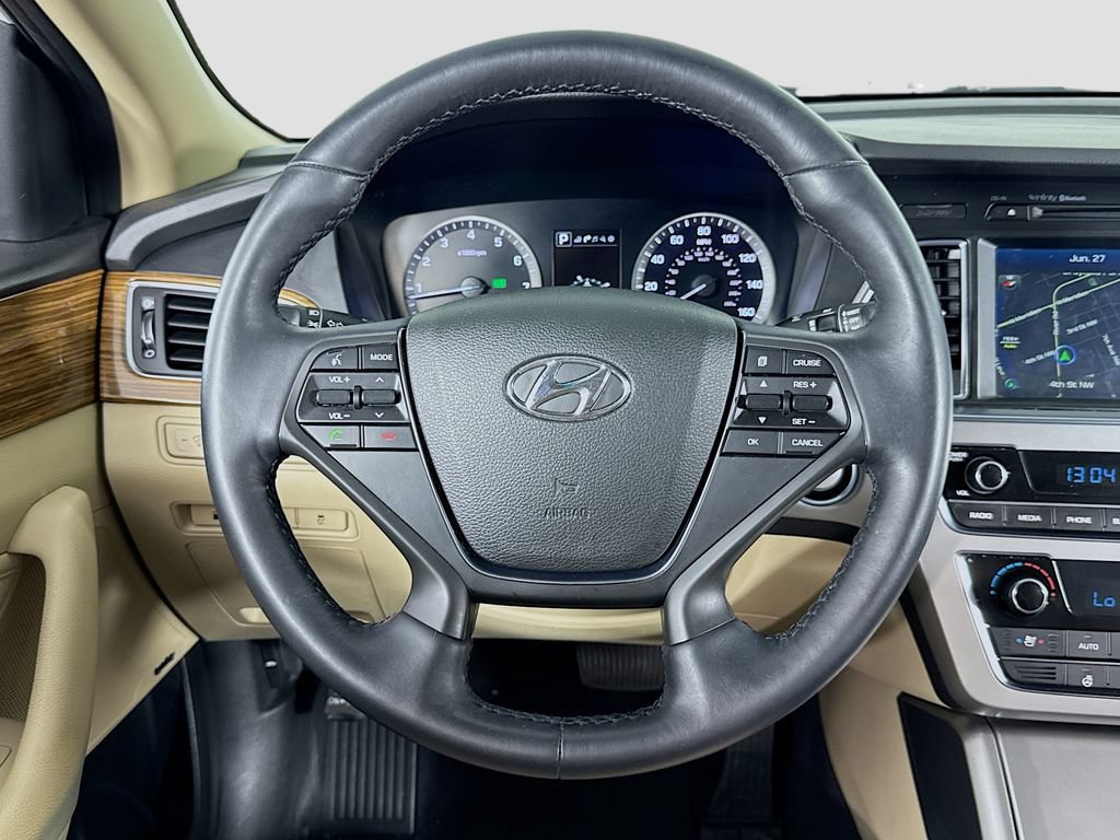 Used 2015 Hyundai Sonata Limited w/ Option Group 05 FWD image 21