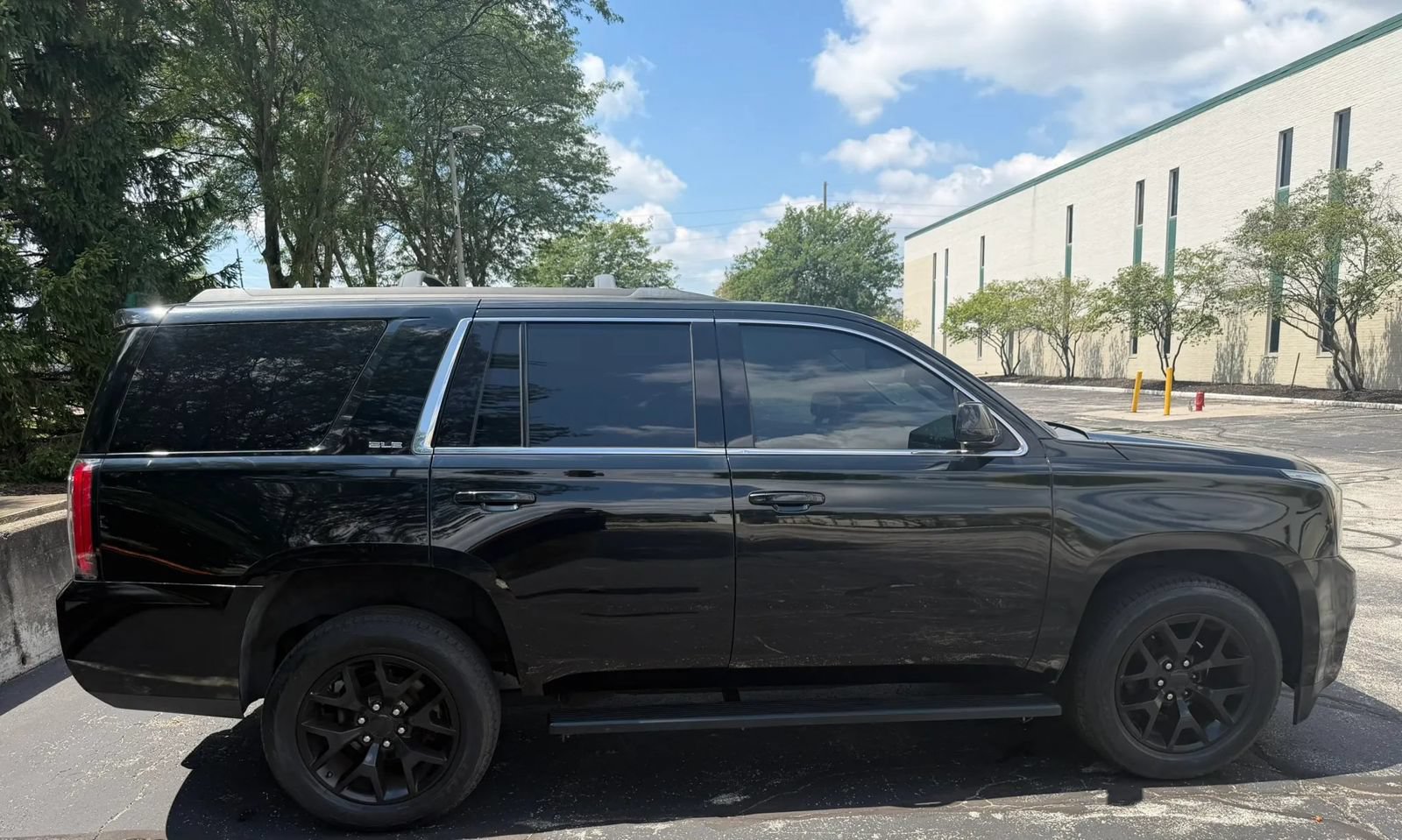 Used 2020 GMC Yukon SLE w/ SLE Value Package RWD image 7
