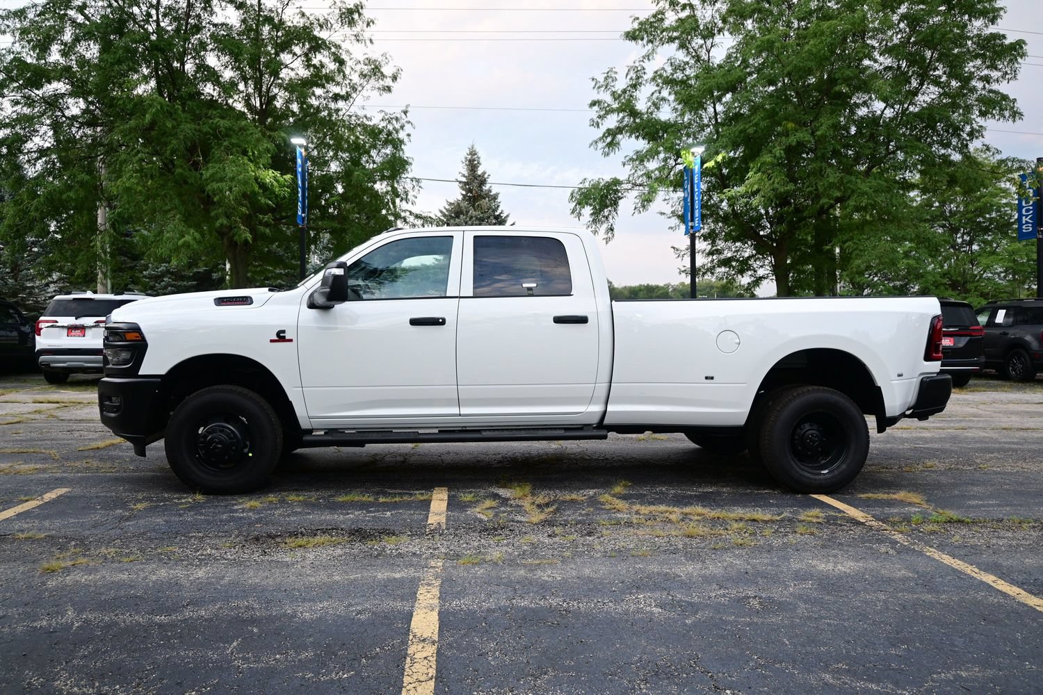 New 2027 RAM 3500 Tradesman AWD/4WD image 9