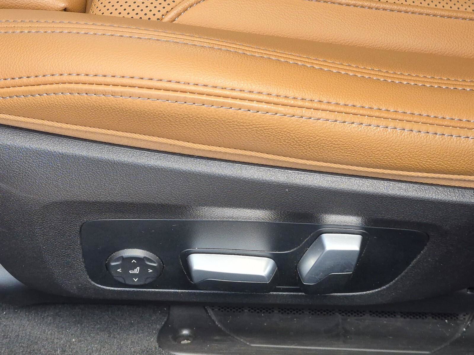 Used 2022 BMW 330i Sedan w/ Driving Assistance Package RWD image 13