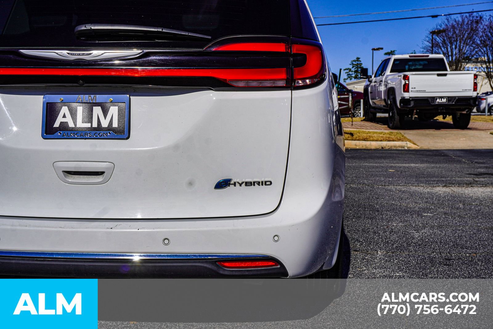 Used 2024 Chrysler Pacifica Select image 18