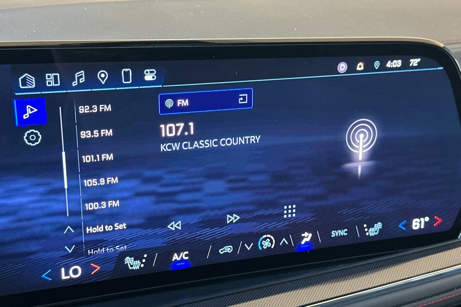 Certified 2025 Chevrolet Suburban RST image 20