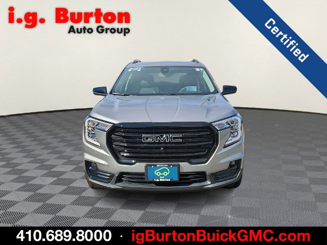 Used 2023 GMC Terrain SLT w/ LPO, 'HIT The Road' Package AWD/4WD image 2