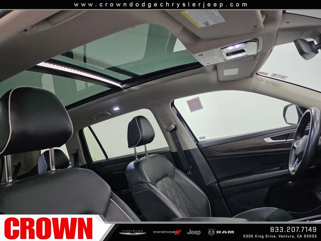 Used 2024 Volkswagen Atlas SEL Premium R-Line image 11