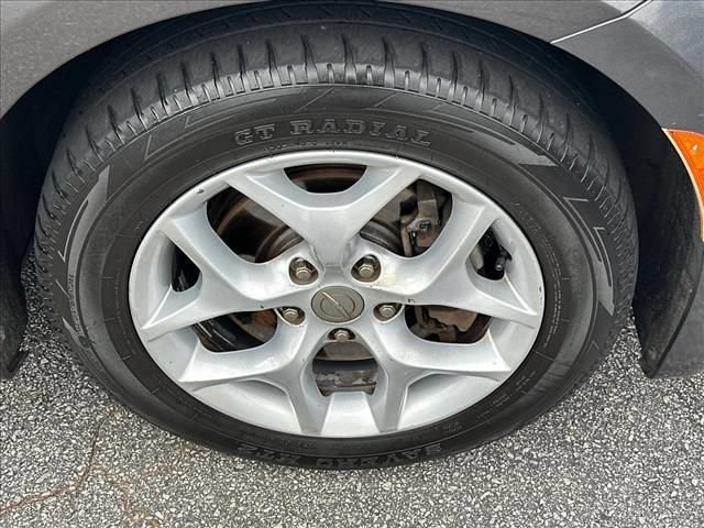 Used 2017 Chrysler Pacifica Touring Plus w/ Tire & Wheel Group FWD image 32