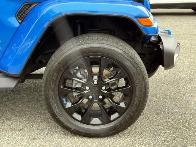 Certified 2022 Jeep Wrangler Unlimited Sahara w/ Cold Weather Group image 6