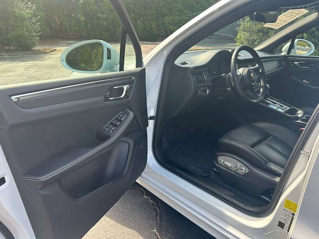 Used 2024 Porsche Macan GTS AWD/4WD image 5