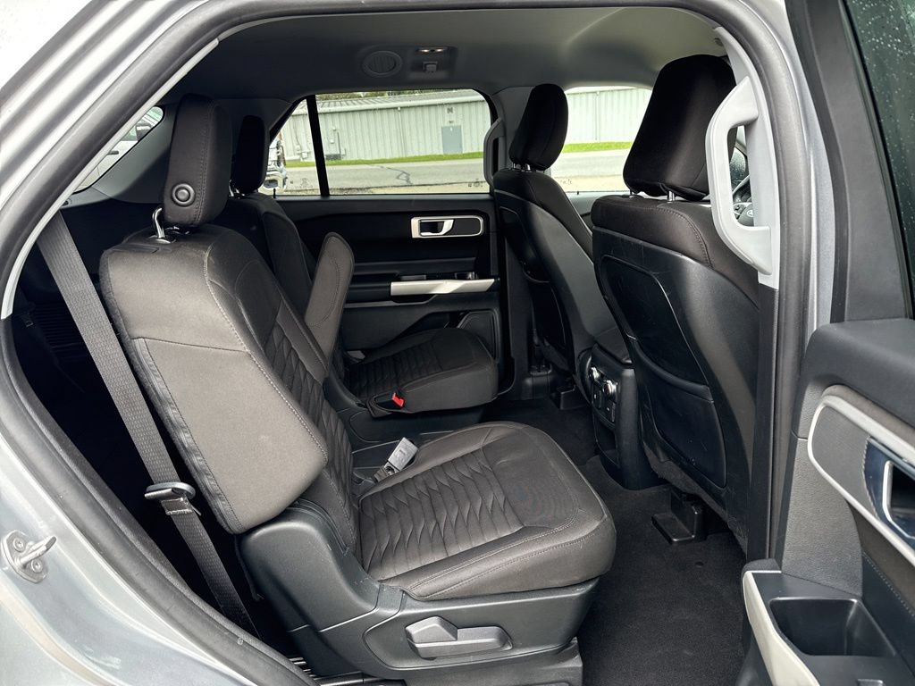Used 2020 Ford Explorer XLT w/ Comfort Package AWD/4WD image 12