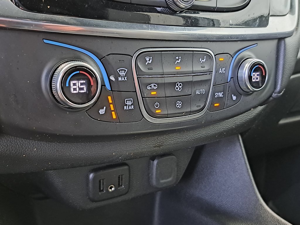 Used 2023 Chevrolet Traverse LT image 18