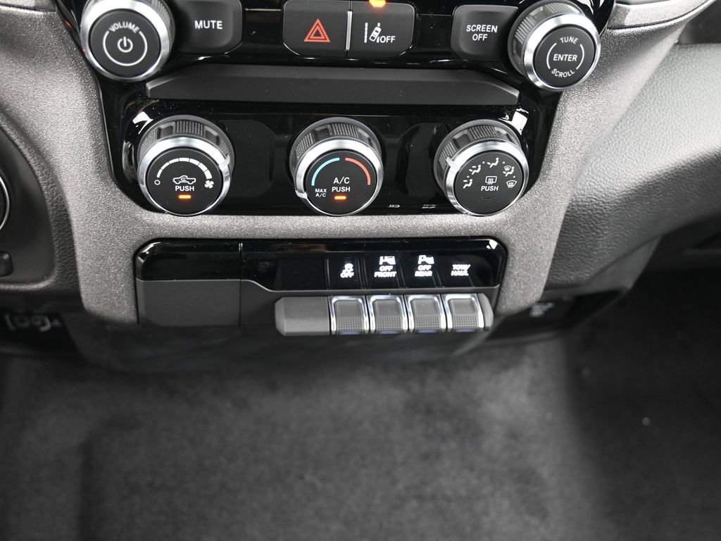 New 2026 RAM 1500 Classic Warlock image 17