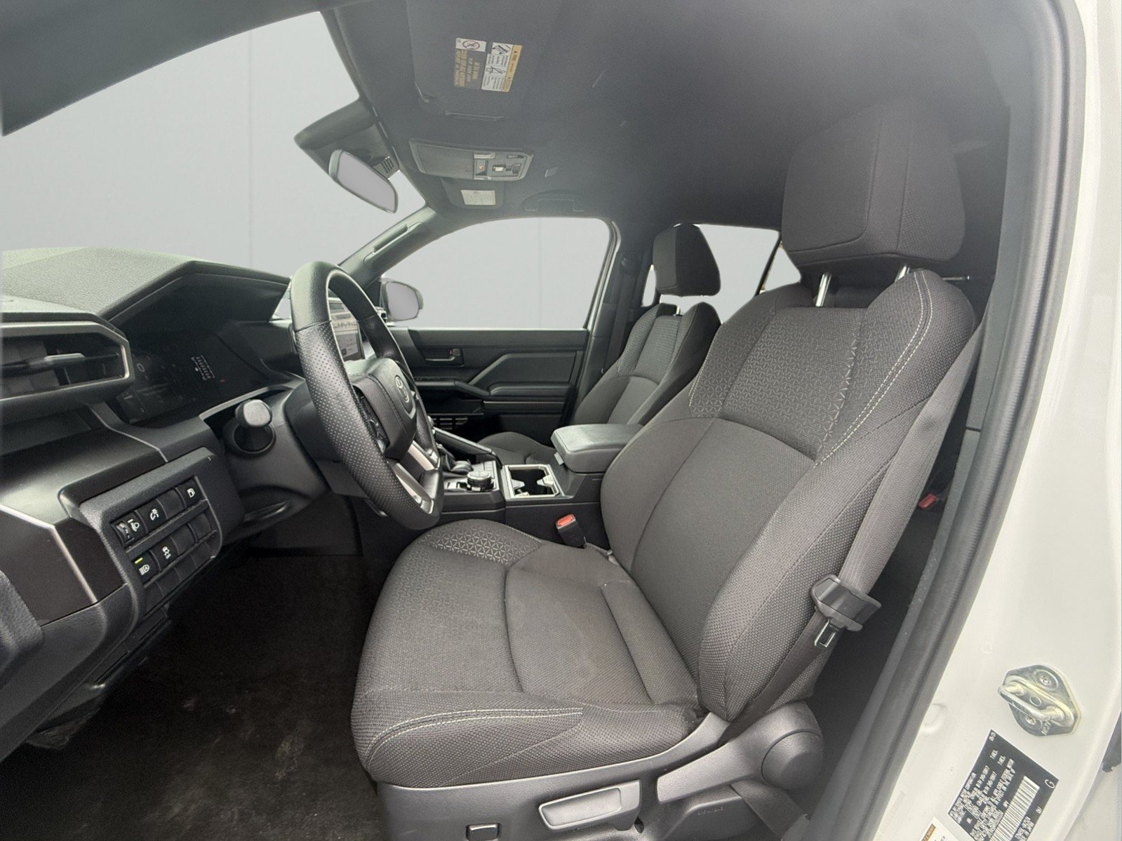 Used 2025 Toyota 4Runner SR5 AWD/4WD image 9