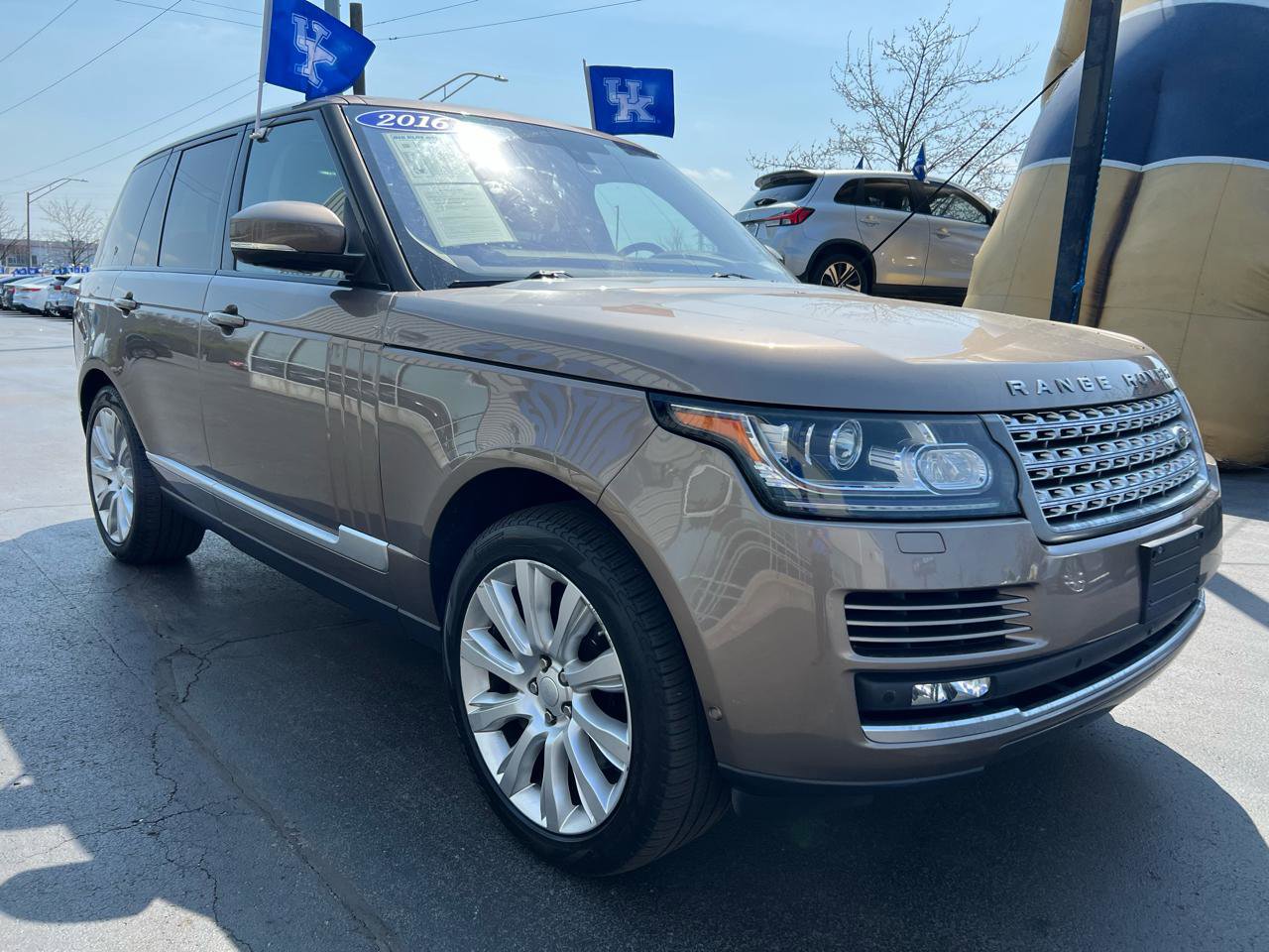 Used 2016 Land Rover Range Rover Supercharged AWD/4WD image 8