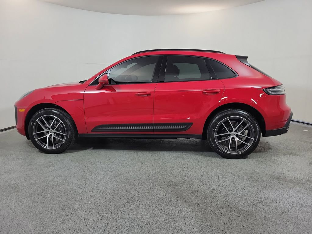 Used 2025 Porsche Macan AWD/4WD image 4